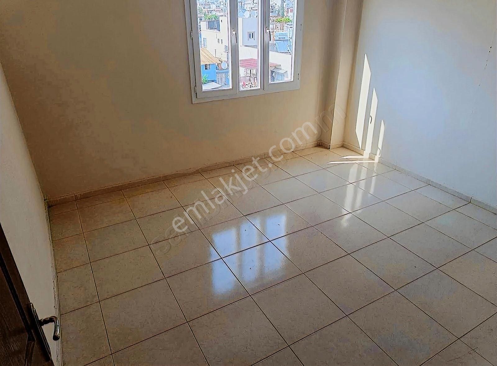 Sarıçam Müstakil Kiralık Geniş 3+1 Cadde Üzeri