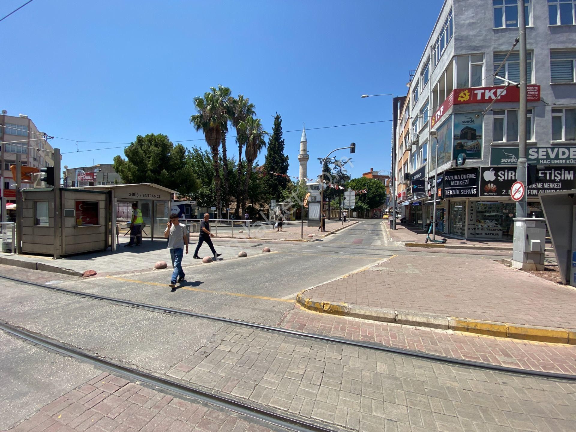 İsmetpaşa Tramvay Durağı Önü Geniş Cepheli Devren Kiralık - Görsel 18