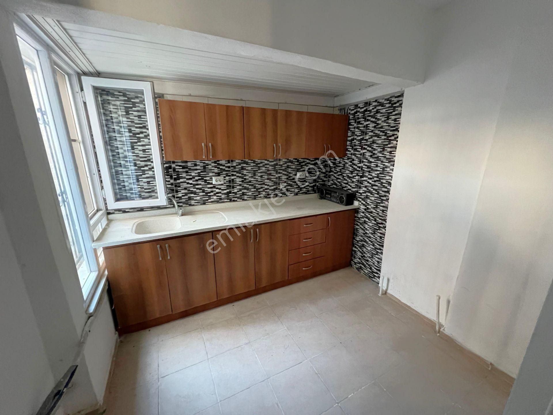 ▓jet Emlak'tan Akçay'da Ayrı Mutfaklı Klimalı 1+0 Kiralık Daire
