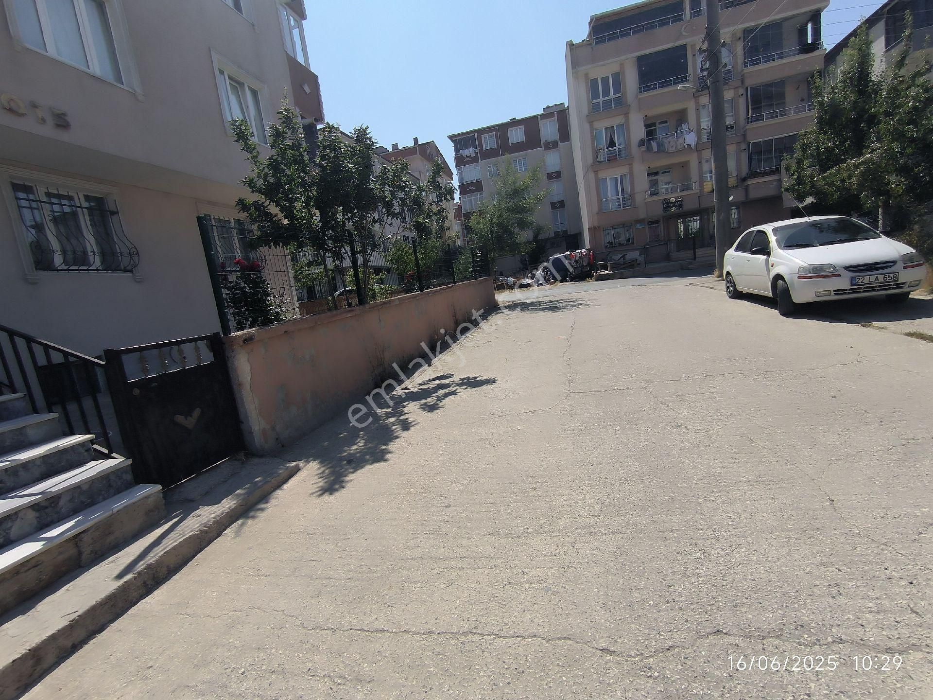 Tekirdağ Kapaklı Vatan Mahallesi'nde 2+1 Bahçe Kat Eşyalı Kiralıktır