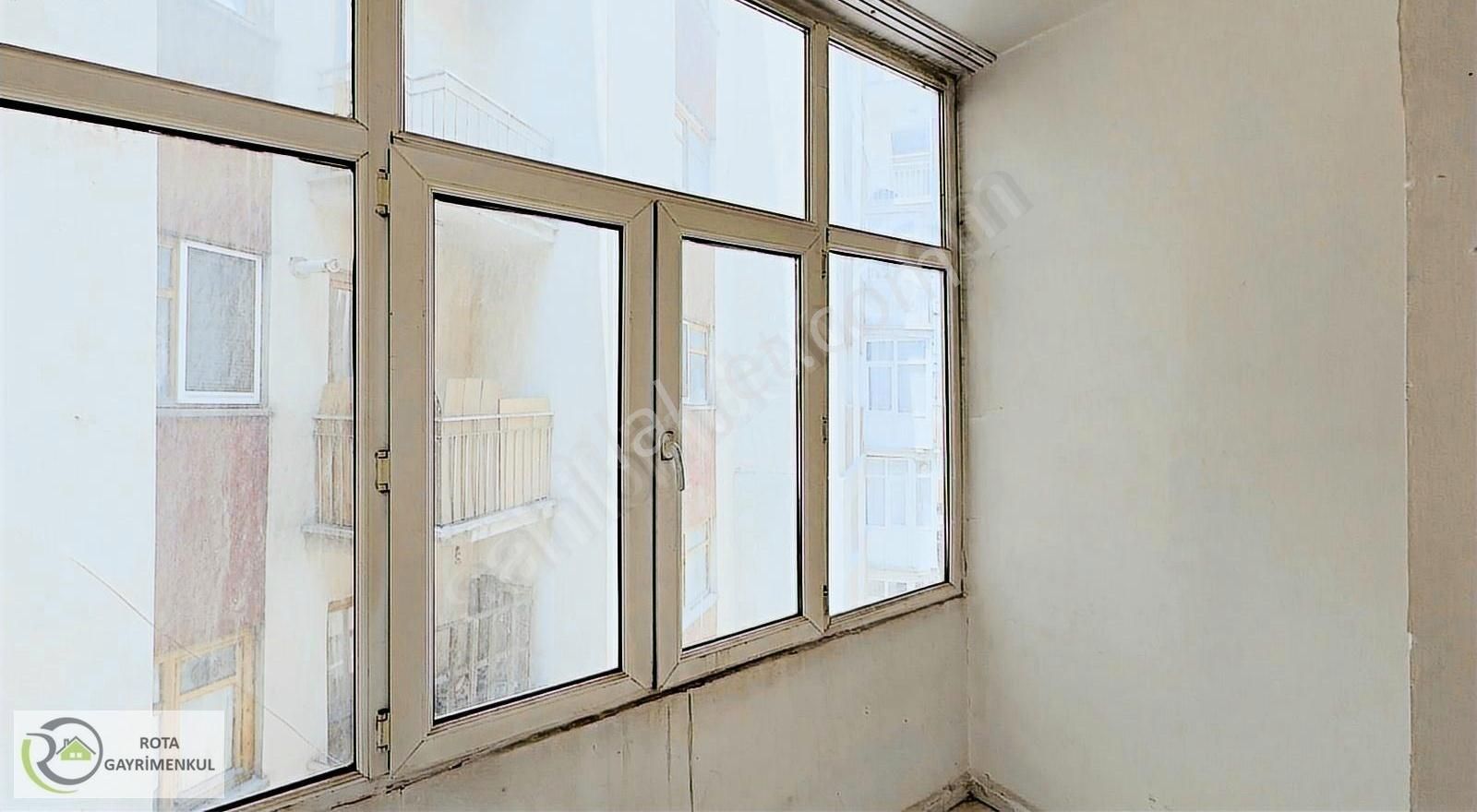 Rota Gm'den Şehir Merkezinde Kiralık 3+1 Daire
