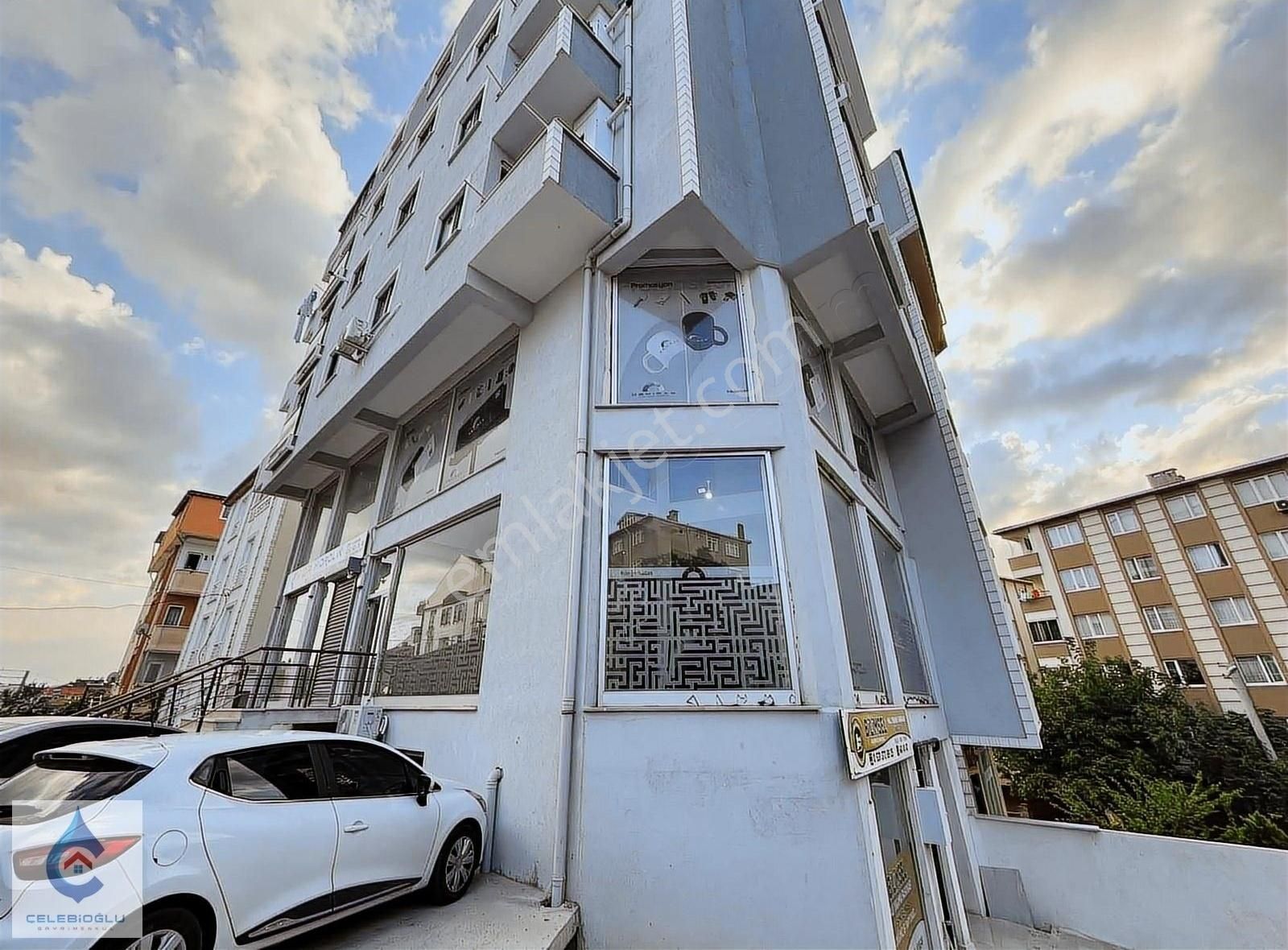 Vatan Computera Yürüme Mesafesinde, Asma Katlı Cadde Üzerinde