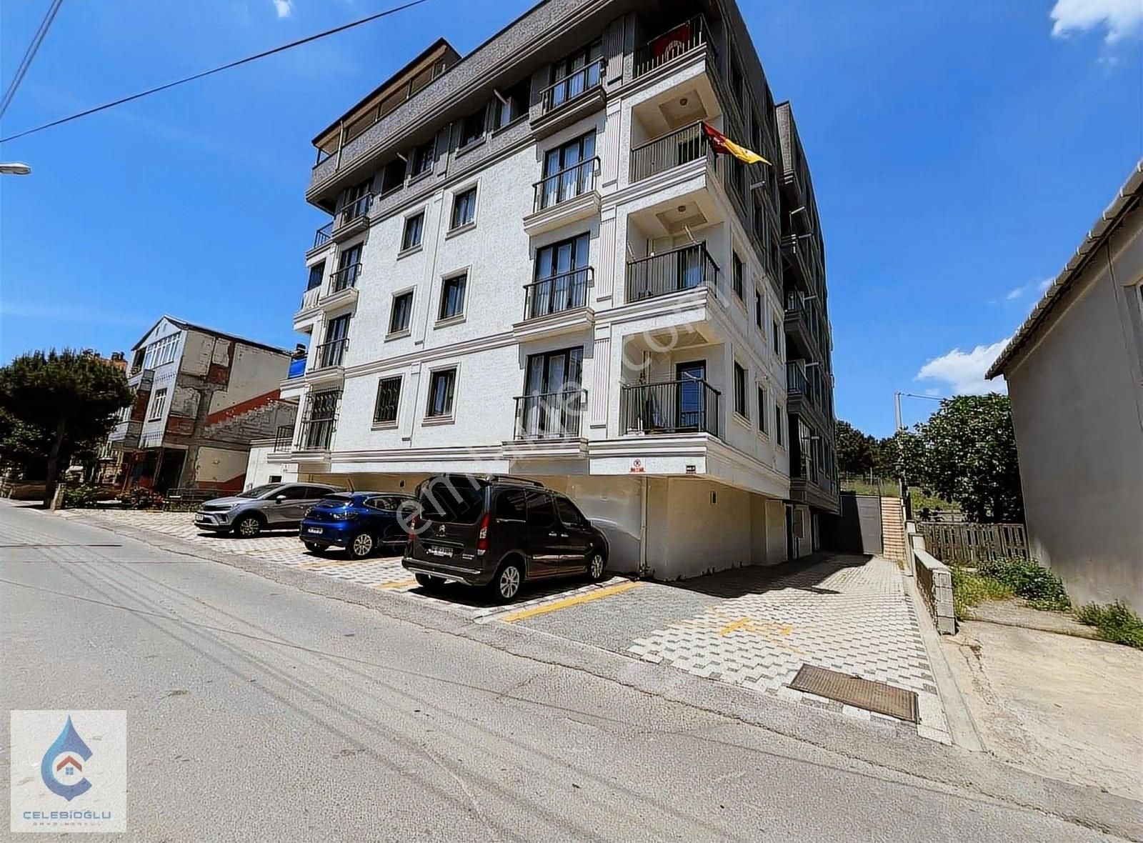 Gaziler Mh Ülkem İlk Okulu Yakını Kapalı Otopark Üstü 2+1 Daire