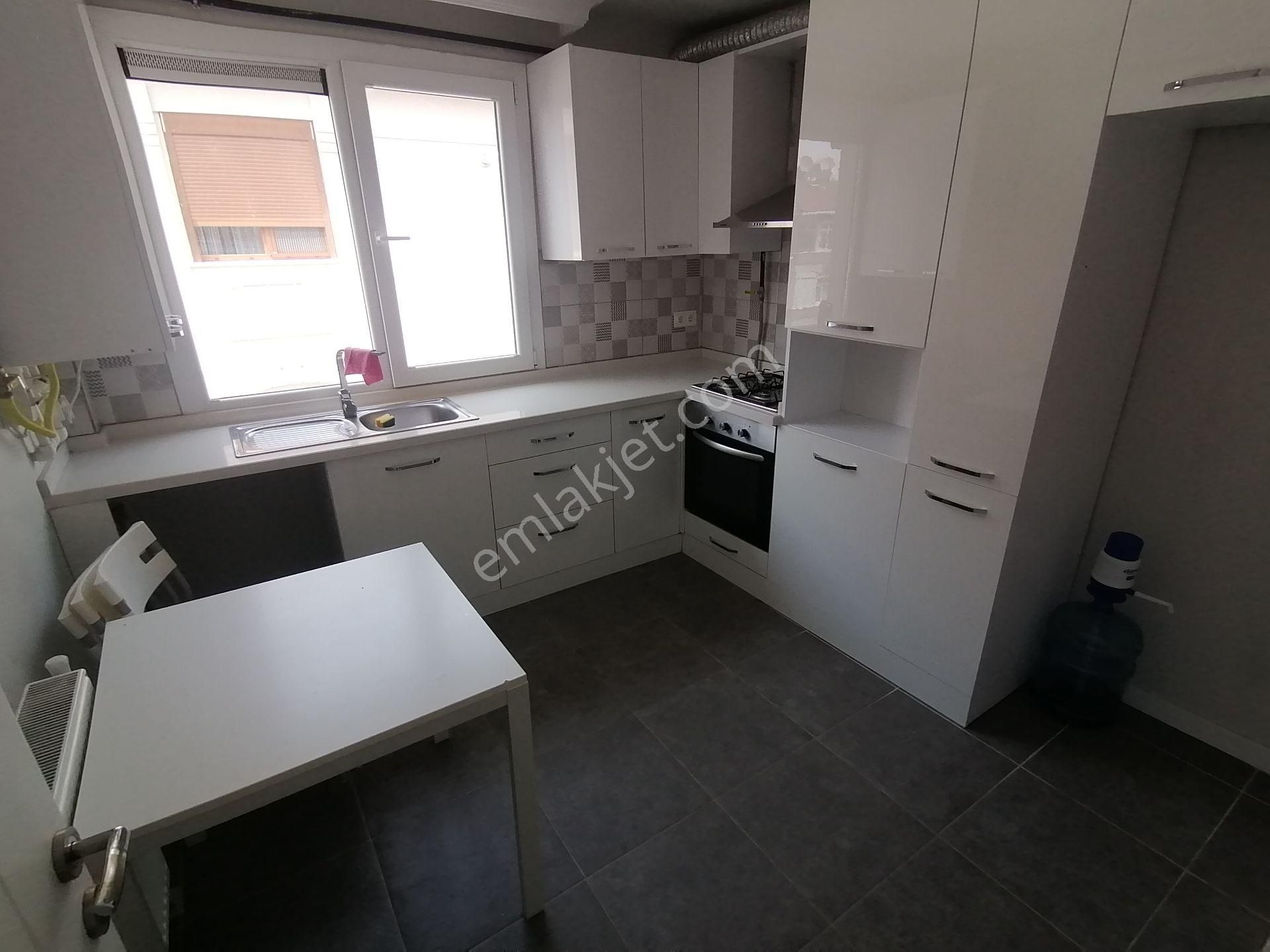M.selimden B.köy Akatlarda 130m2 Son Kat 6 Yıllık 3+1 Daire