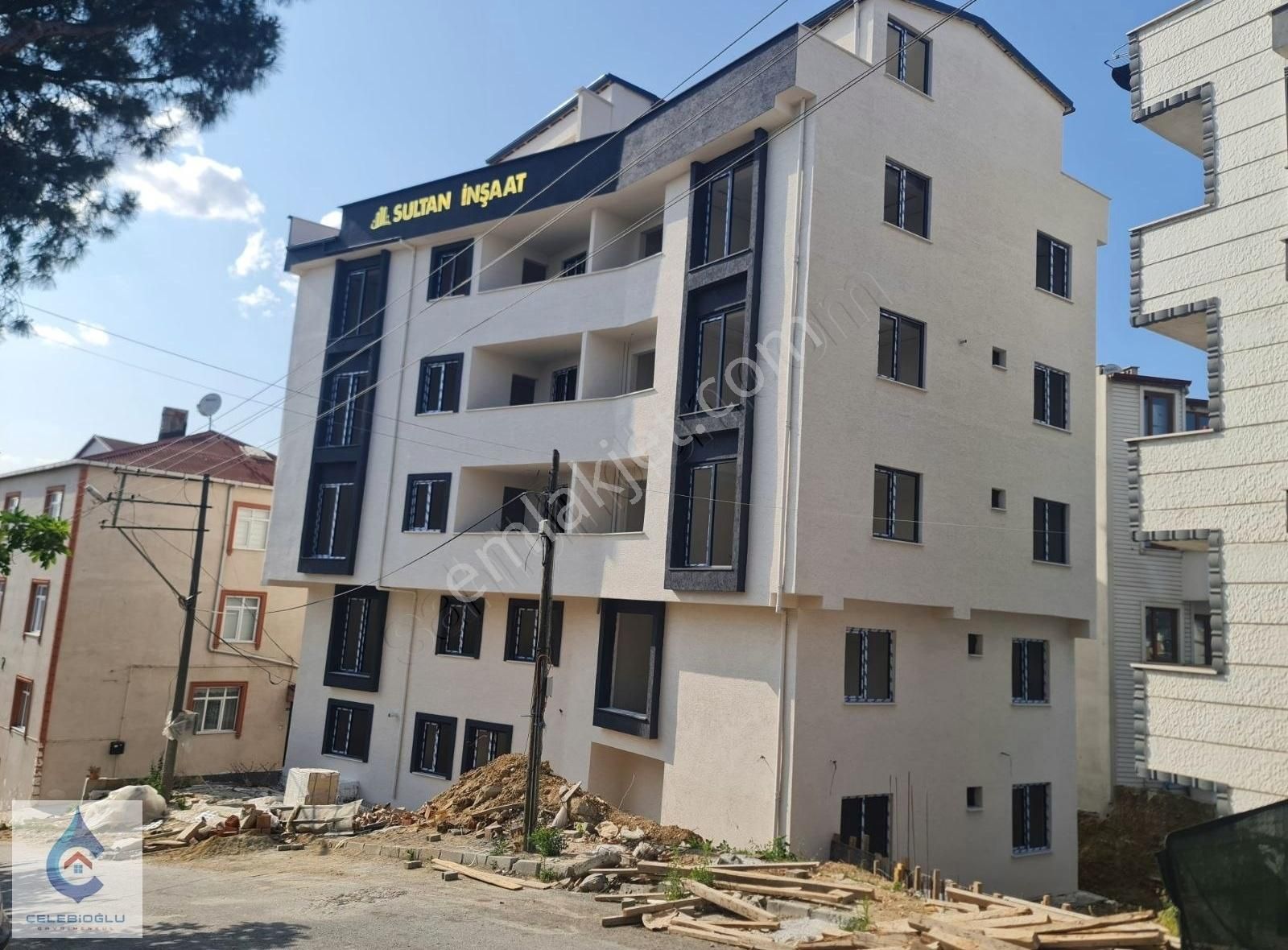 Gebze Köşklü Çeşme'de Merkezi Konumda Satılık Lüx 2+1 Daire