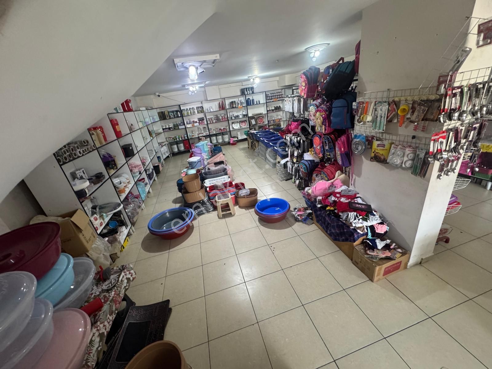 Akhisar Yeni Belediye Mevkii Caddeüstü Kiralık Dükkan
