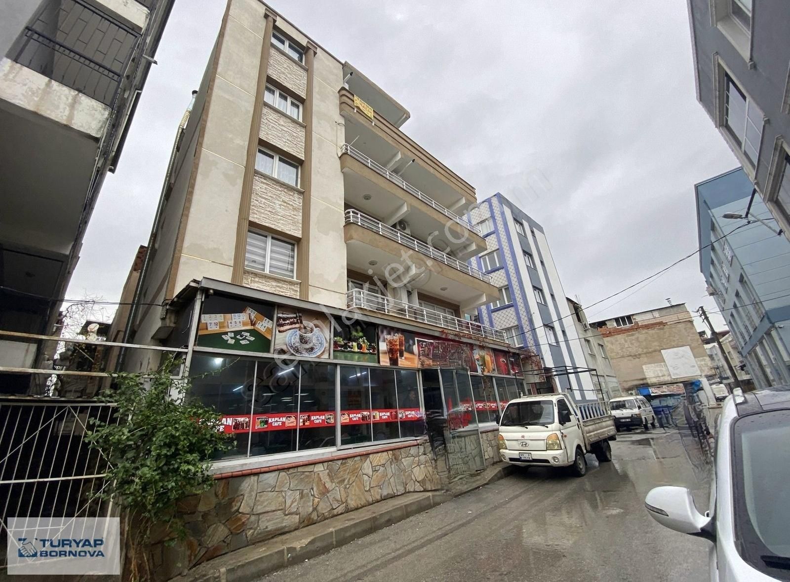 Turyap Bornova'dan Mevlana'da Satılık Geniş Köşe İşyeri-dükkan