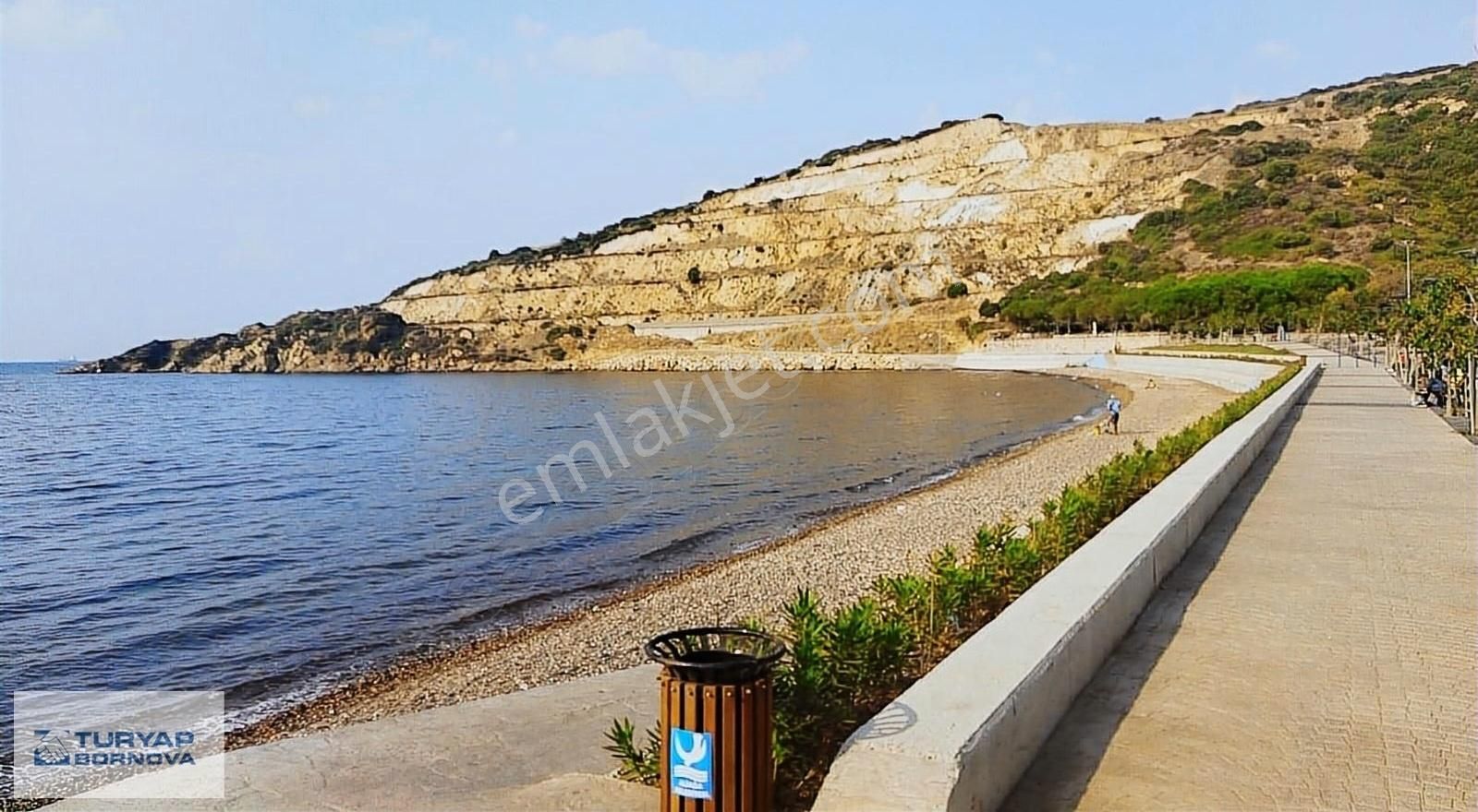 İzmir Foçaya Sınır Denize 300 Mt Satılık Yazlık