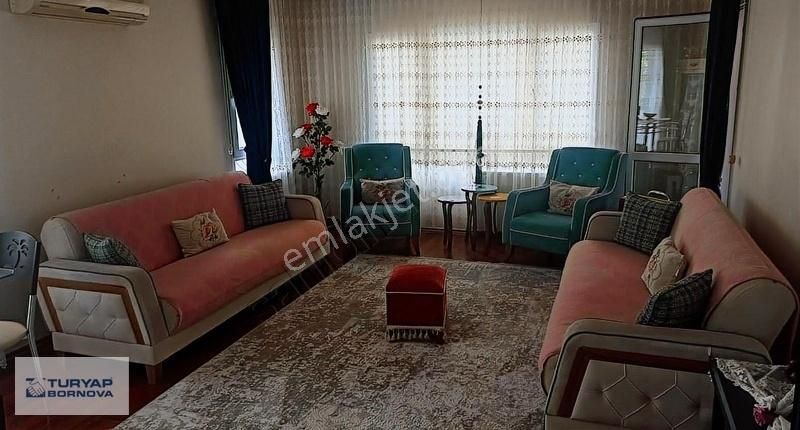 Bayraklı Kızılay Kan Merkezi Arkasında Doğalgaz Kombili 3+1