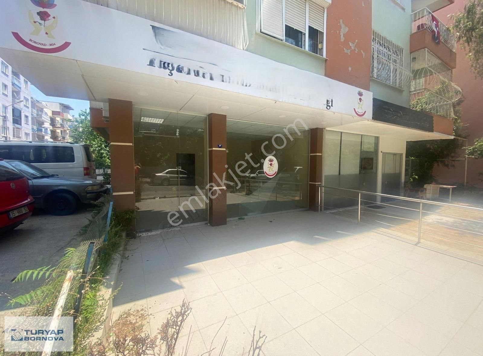 Turyap Bornova'dan Bornova Merkez De 35 M2 Kiralık Dükkan