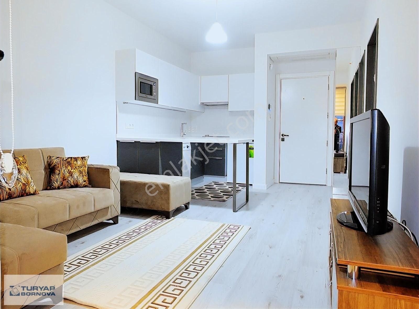 Bayraklı Adliye Yakını Ontan'da Eşyalı, Havuzlu Güvenlikli 1+1