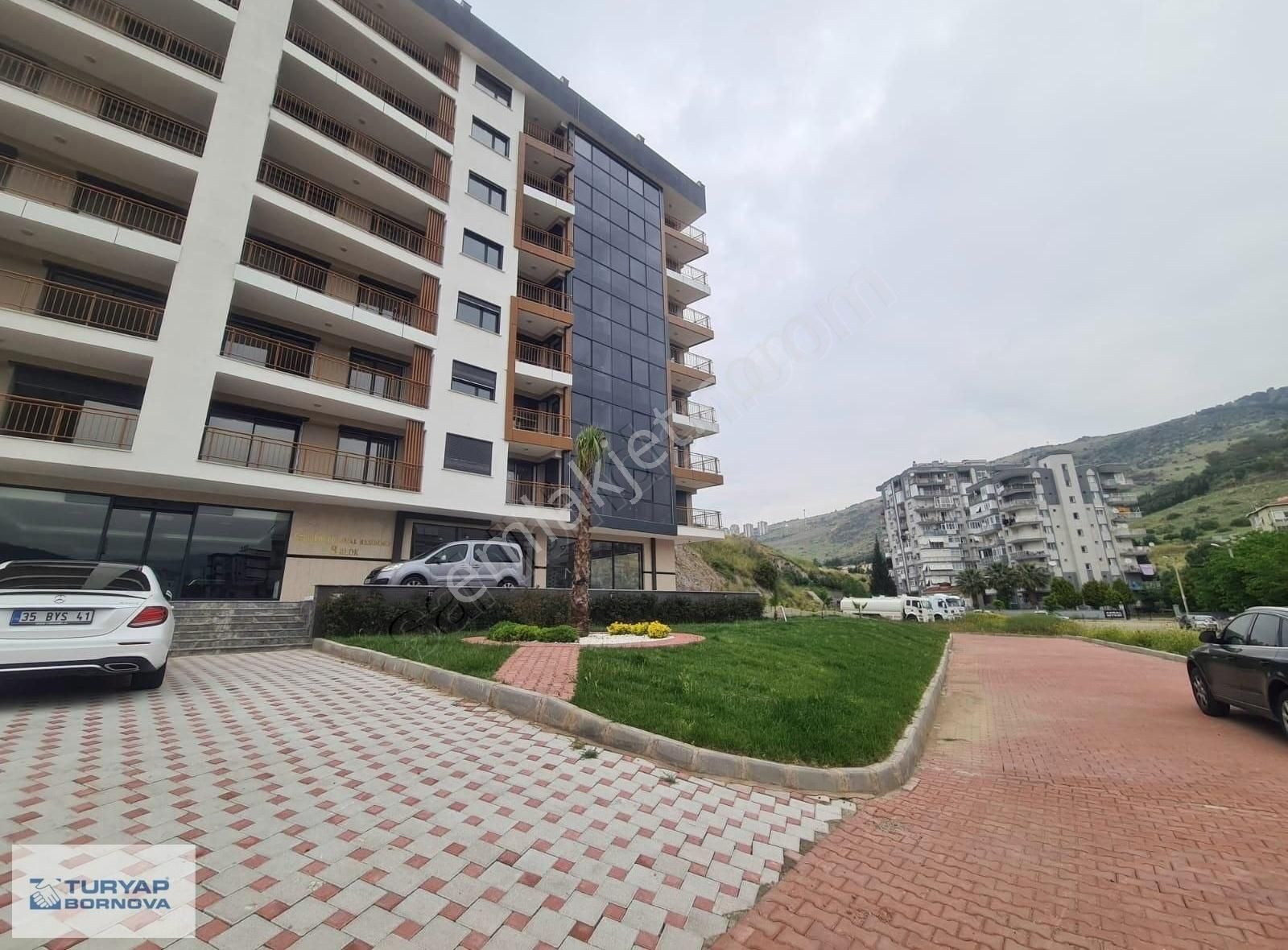 Karşıyaka Üzeyiroğlu Royal Satılık 3+1 Dublex Daire