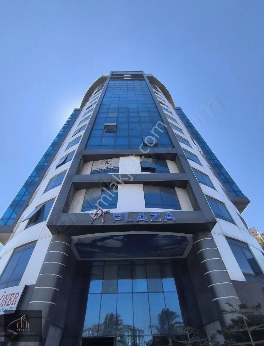 A Plaza'da Satılık Farklı Kat Ve Cephelerde Lüks Ofisler