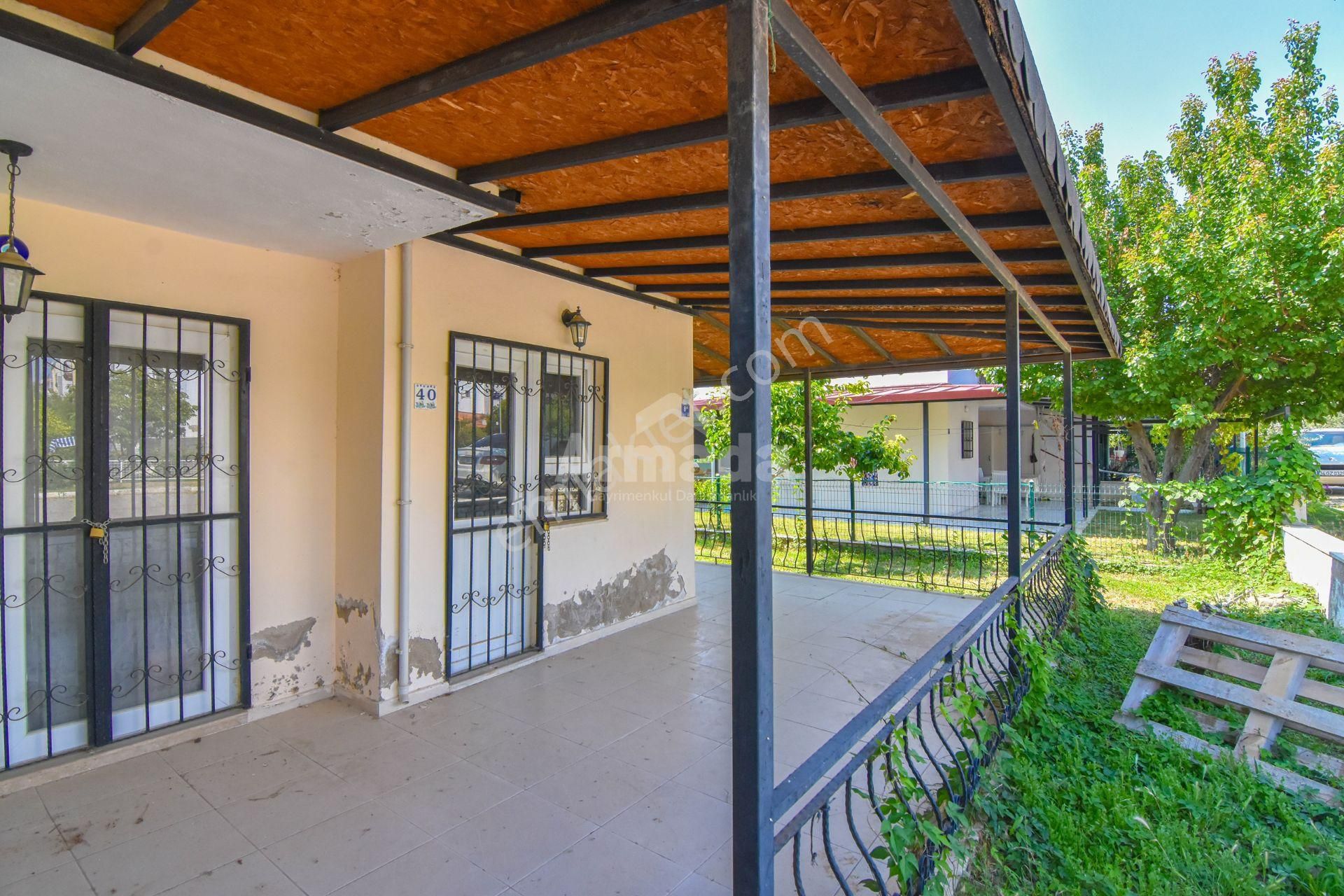 Kuşadası Soğucak Yol Altı Fırsat 4+1 Satılık Villa