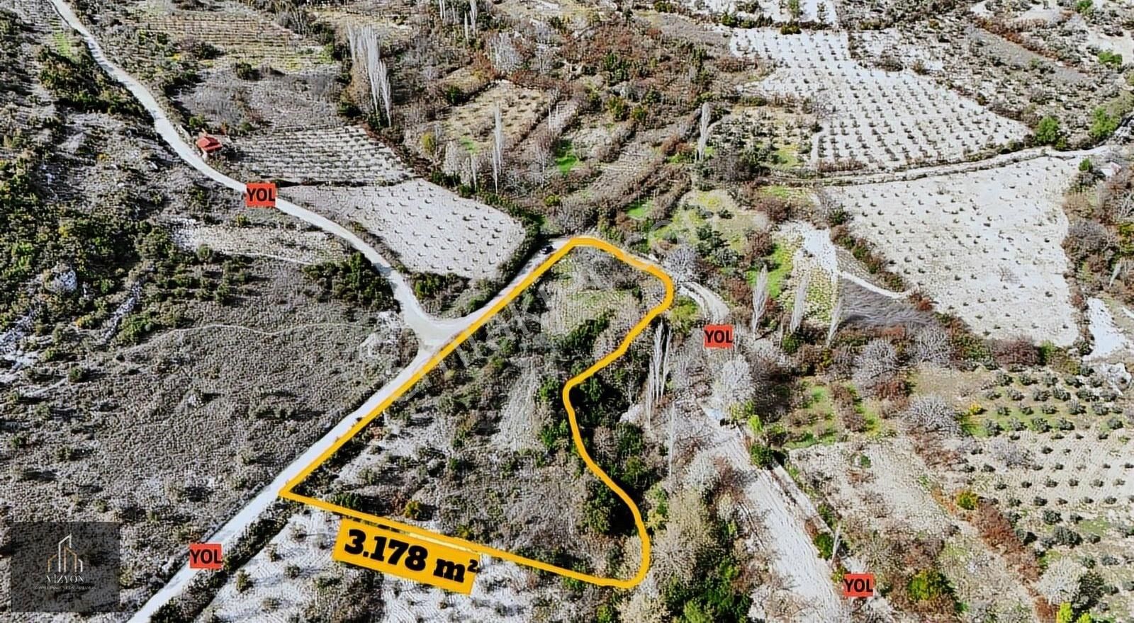 Vizyon Gayrimenkul'den Yayladağı'nda 3.178 Metrekare Düz Tarla