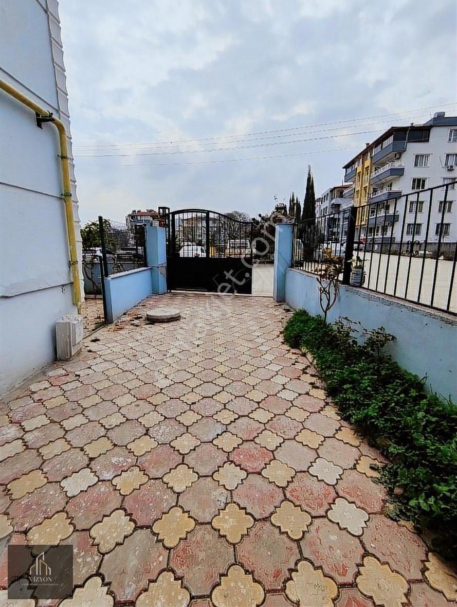 Vizyon Gayrimenkul'den Çekmece'de Doğalgazlı Ferah 2+1 Daire