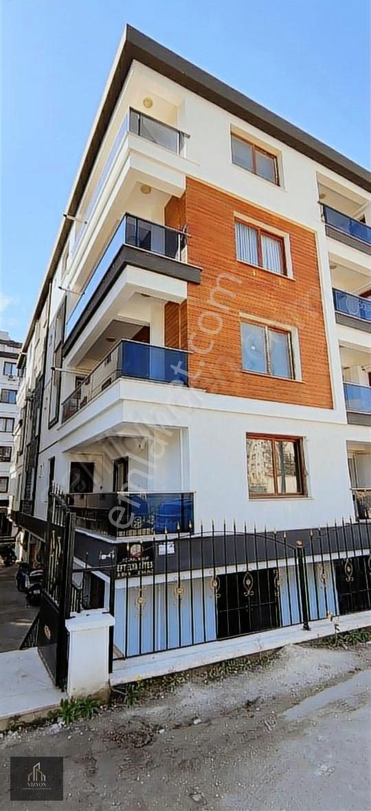 Vizyon Gayrimenkul'den Uğurmumcu Caddesi Eftelya Sitesinde Daire