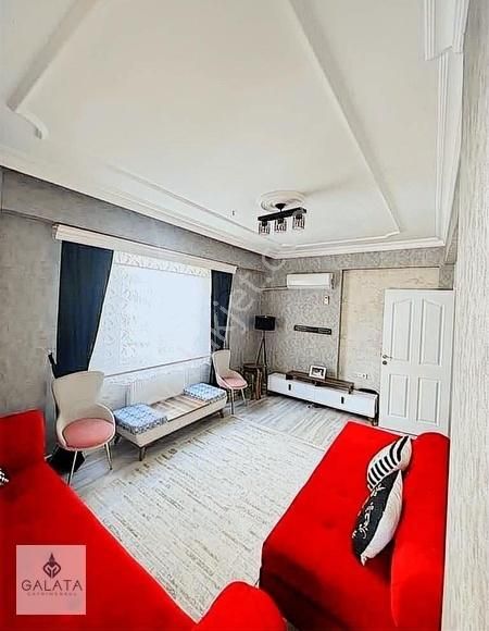 Galata'dan Otogar Aşağısı Merkezi Konumda Satılık 3+1 Daire