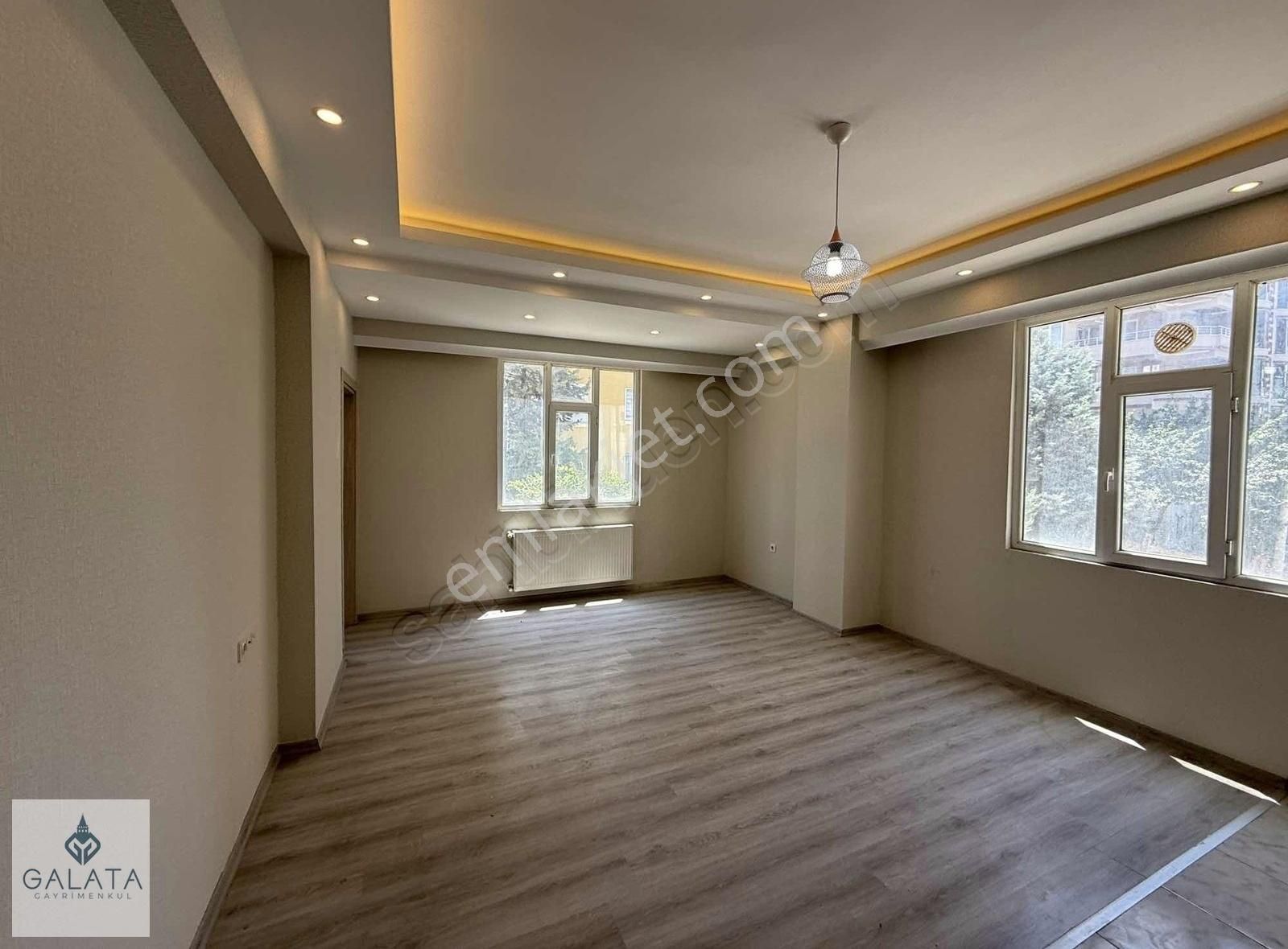 Galata Gayrimenkul'den 35 Metre Civarı Satılık 2+1 Daire