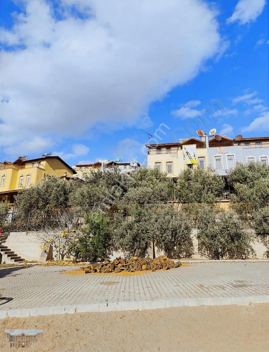 Satılık Adalada 590 M2 Arsa İçinde 4+2 190 M2 Tripleks Villa