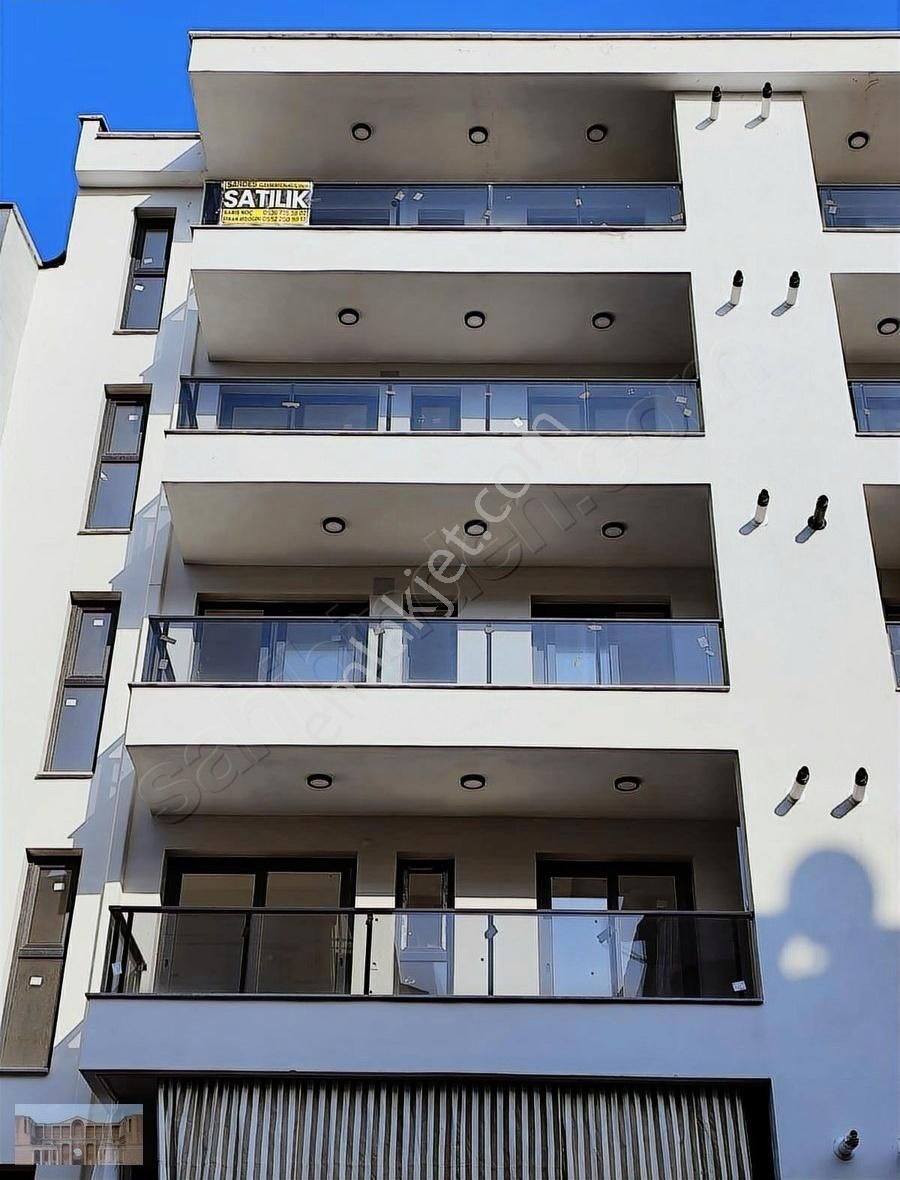 Satılık Yeşilyurtta 3+1 130 M2 Otoparklı Doğalgazlı Sıfır Daire