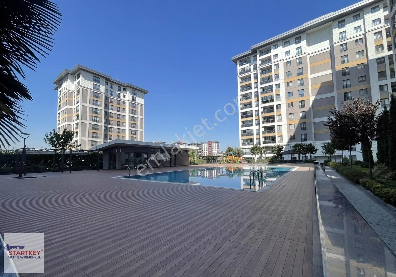 Topkapı Beyaz Park Sitesinde Satılık 1+1 Daire