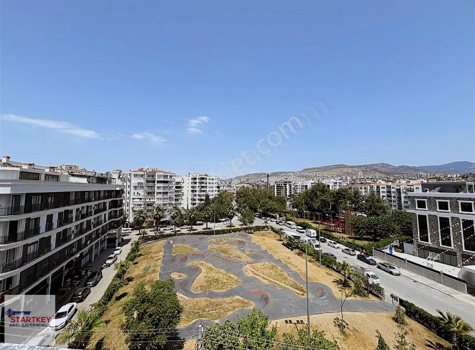 Atakent Yalı Mahallesinde Kapalı Mutfak Dubleks Satılık Daire