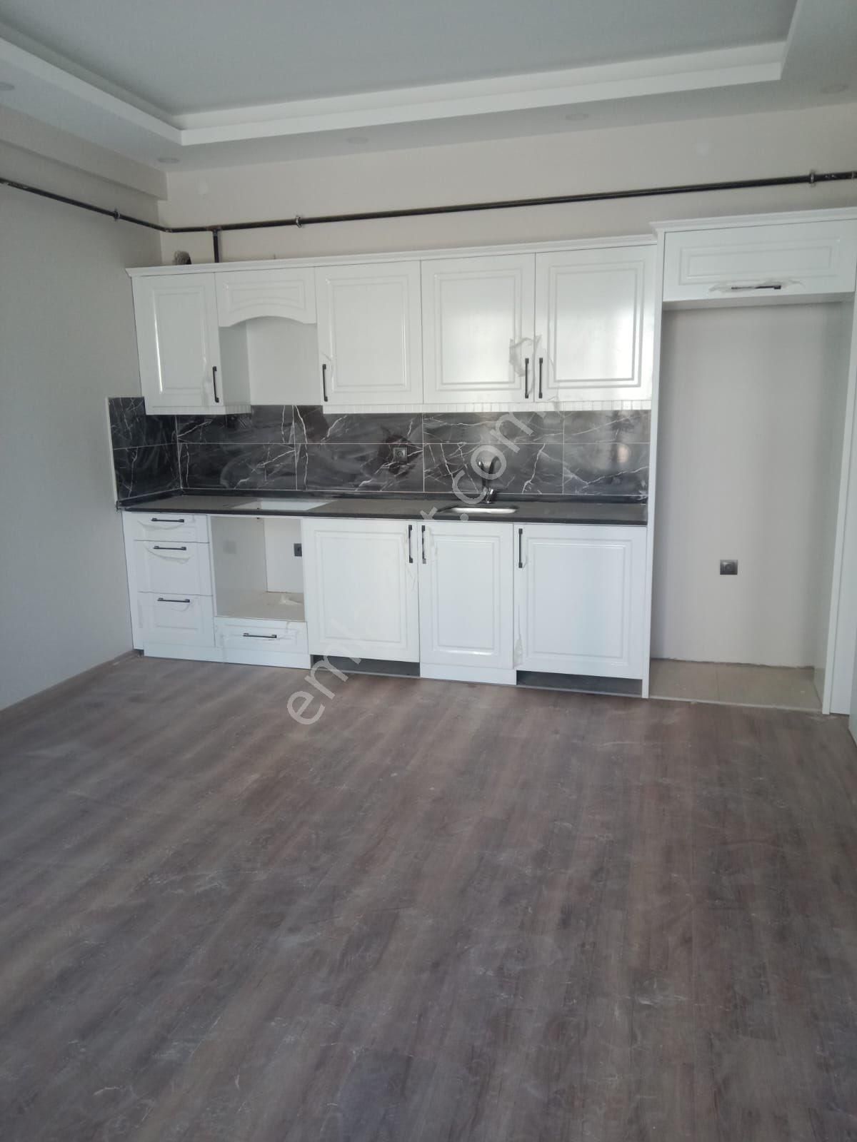 Solcan Emrah’tan Satılık 2 + 1 90 Metre²