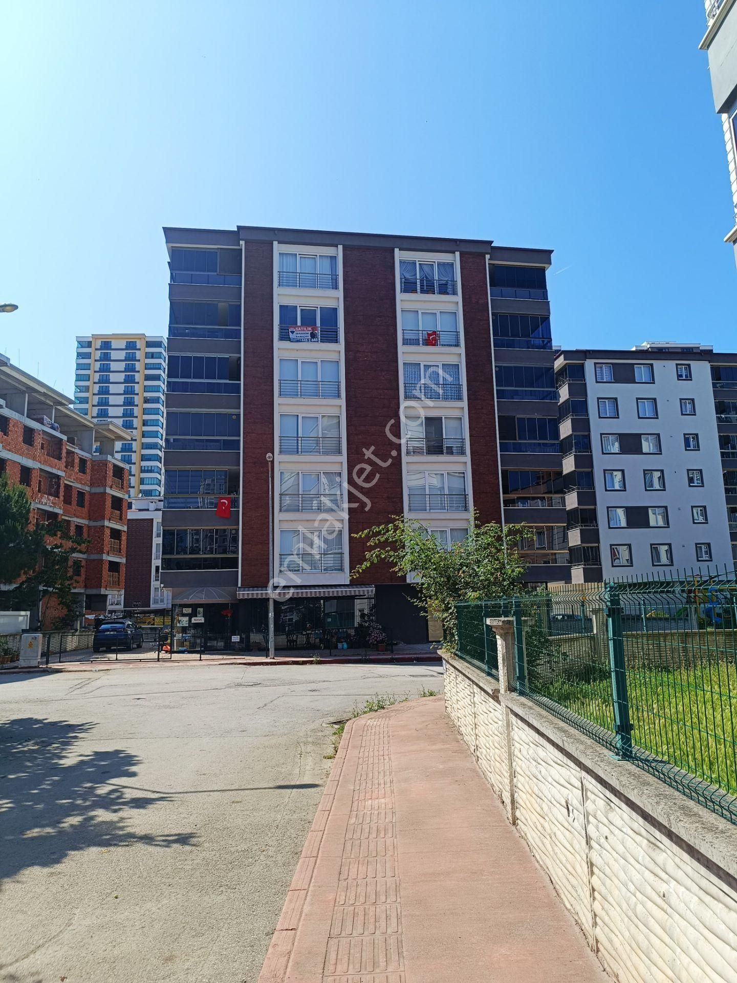 Samsun Derebahçe'de Modern Ve Geniş 3+1 Aile Dairesi!