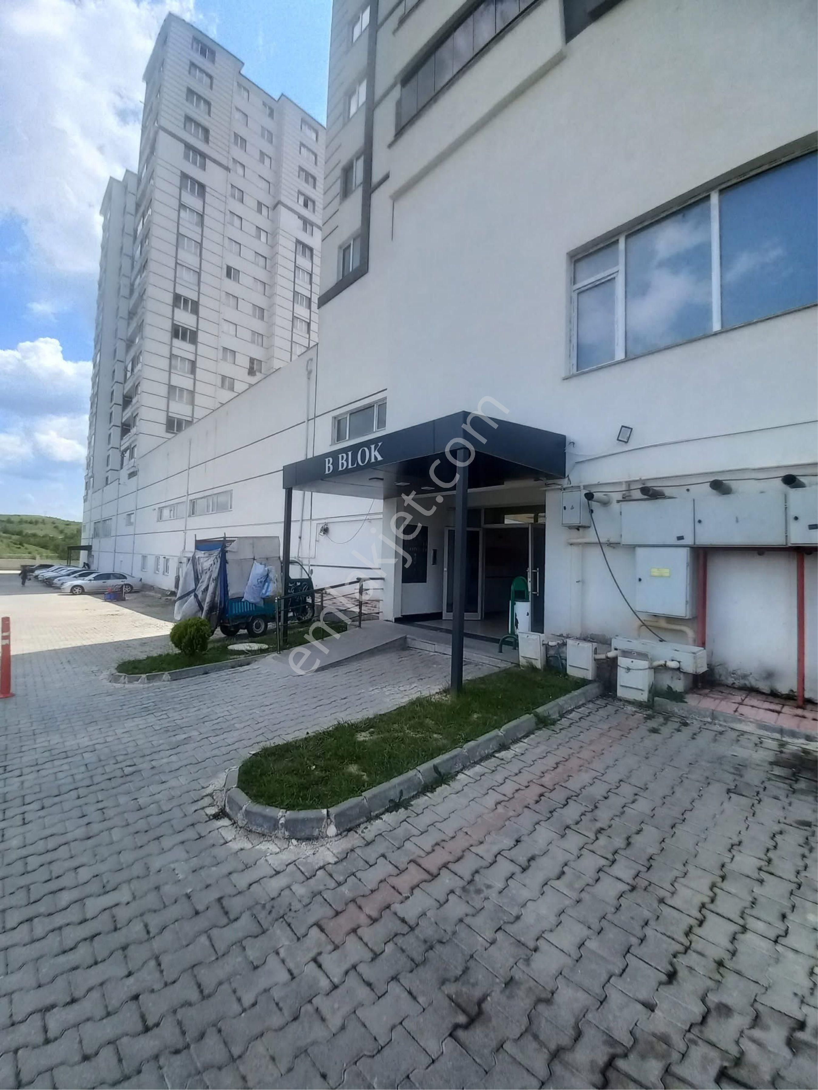 Dağ Emlaktan Florya Sitesinde Kiralık 3+1 Daire