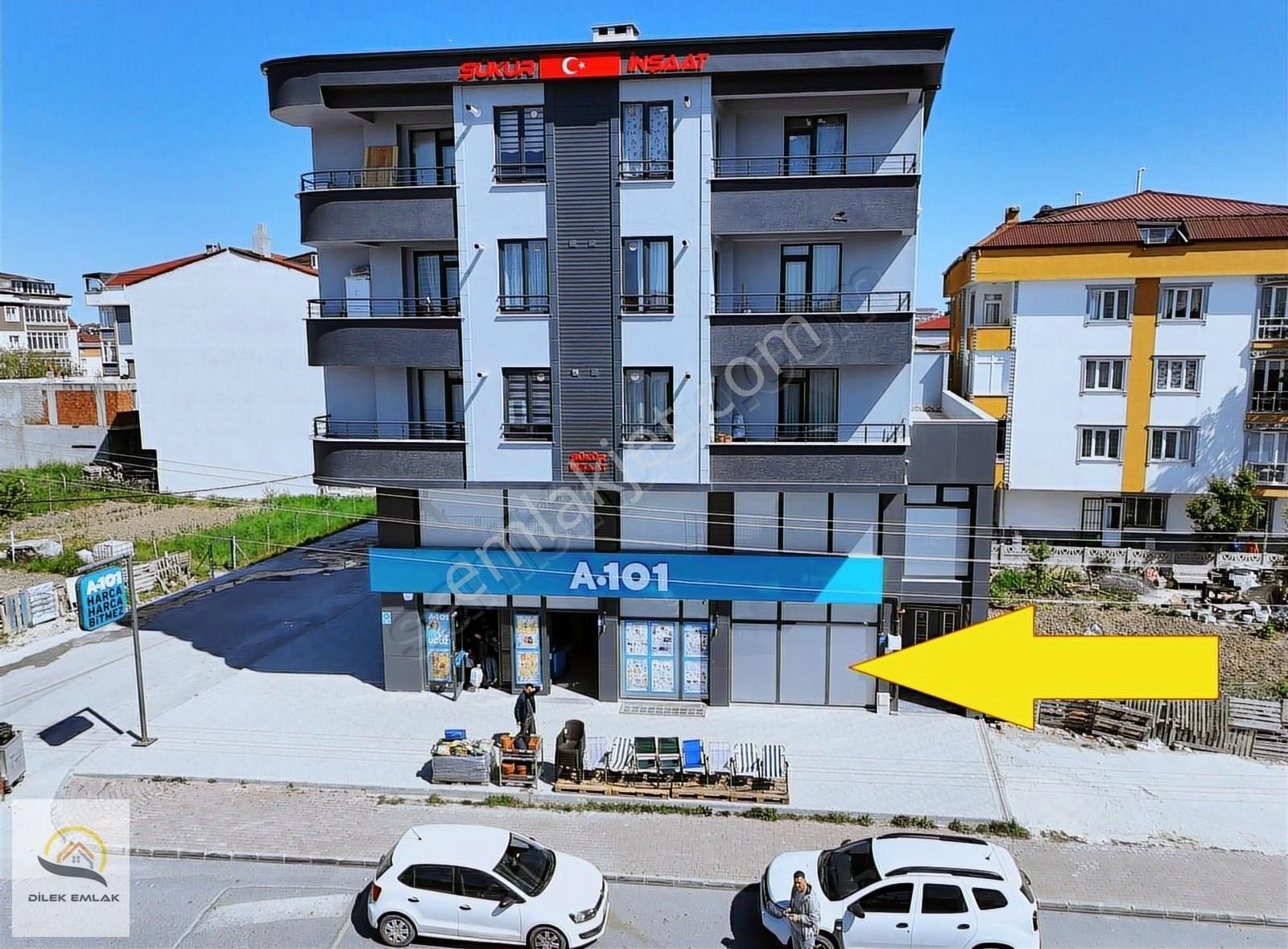 Kapaklı Merkezde A101 Kiracılı 1120 M2 3 Katlı Satılık Dükkan