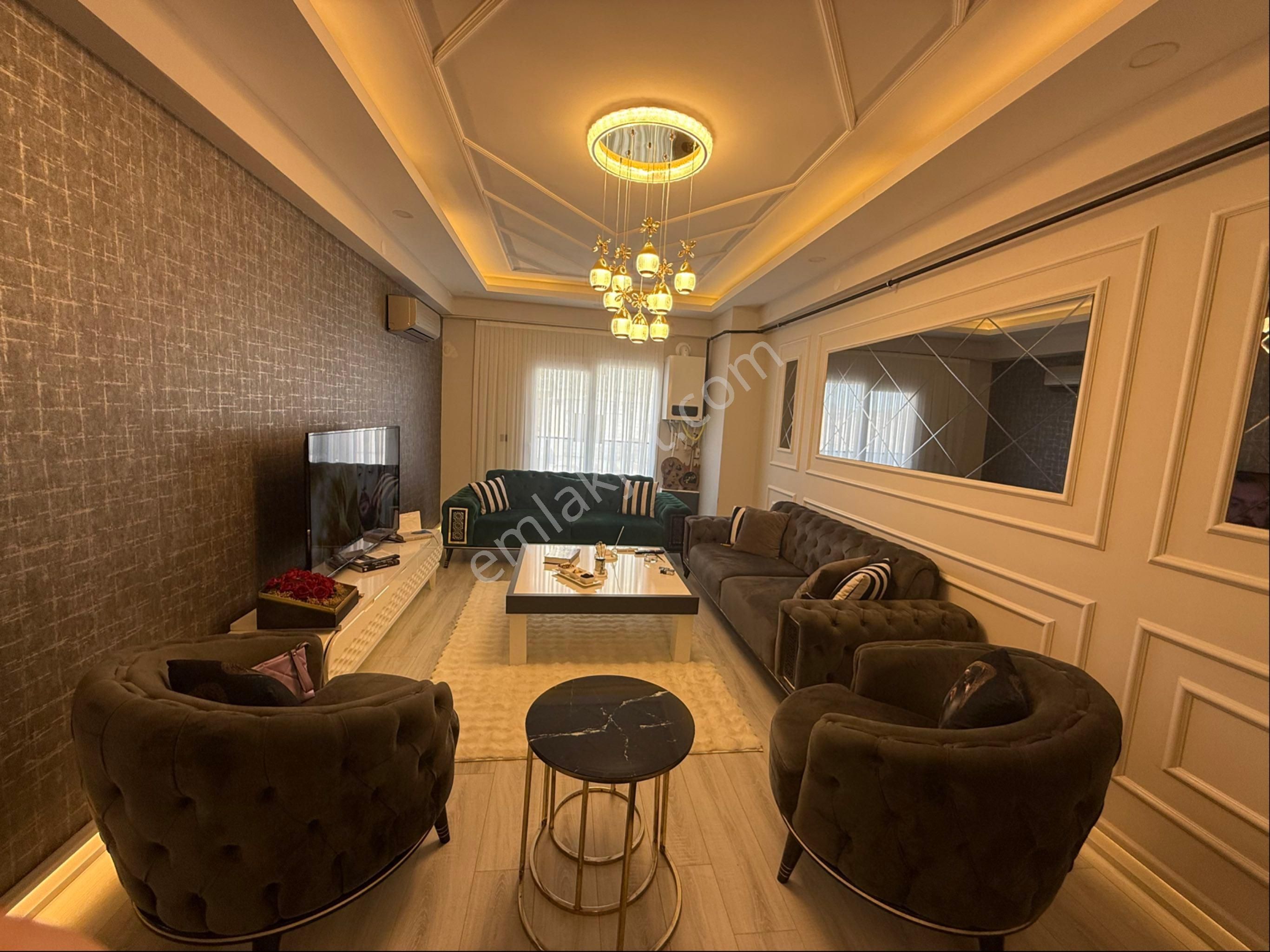 Eşyalı Satılık 1+1 Lüks Daire Havuzlu Güvenlikli Otoparklı