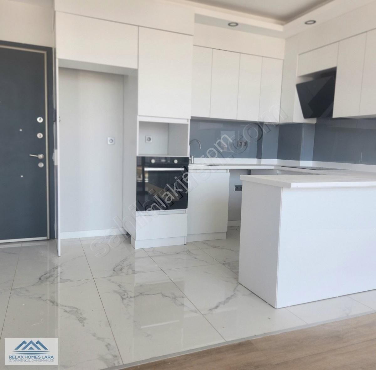 Altıntaş Da 7/24 Güvenlikli Havuzlu Lüks Site De Satılık 1+1 - Görsel 2