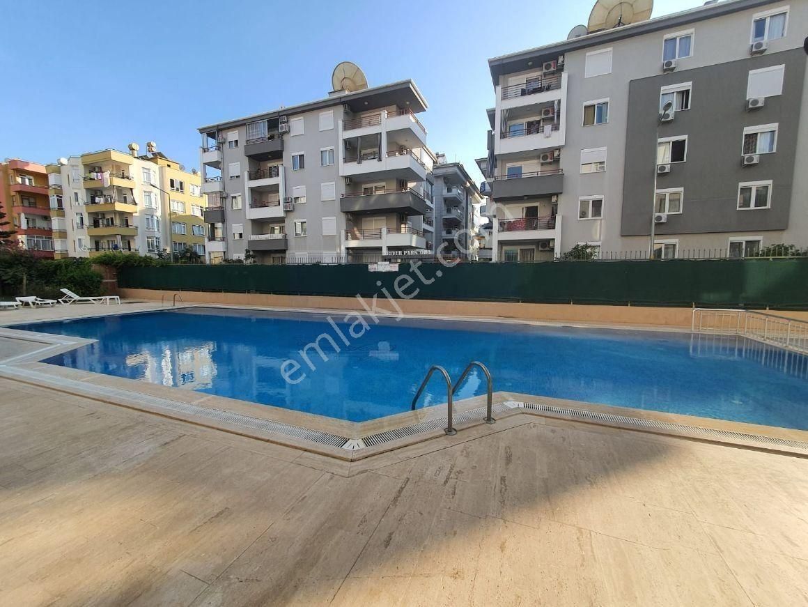 Alanya Obagöl'de Satılık 2+1 Site İçinde Yenilenmiş Eşyalı Daire