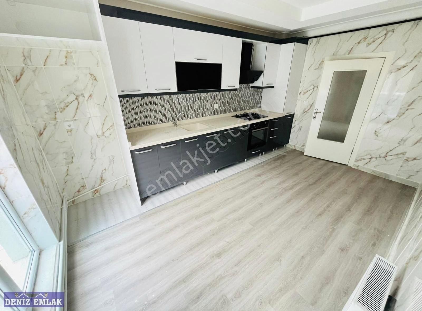 Deniz Emlaktan Site İçerisinde Kredi Limitsiz Katta Full Ypl 3+1