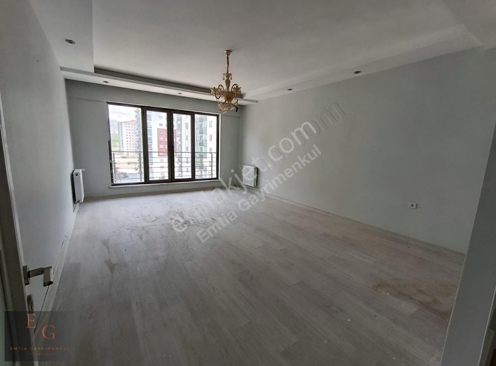 Emtia'dan Bostanbaşın'da 4+1 Ara Kat Kiralık Daire