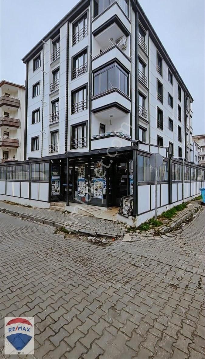 Kurumsal Kiracılı Kurtuluş Mahallesinde Köşe Dükkan