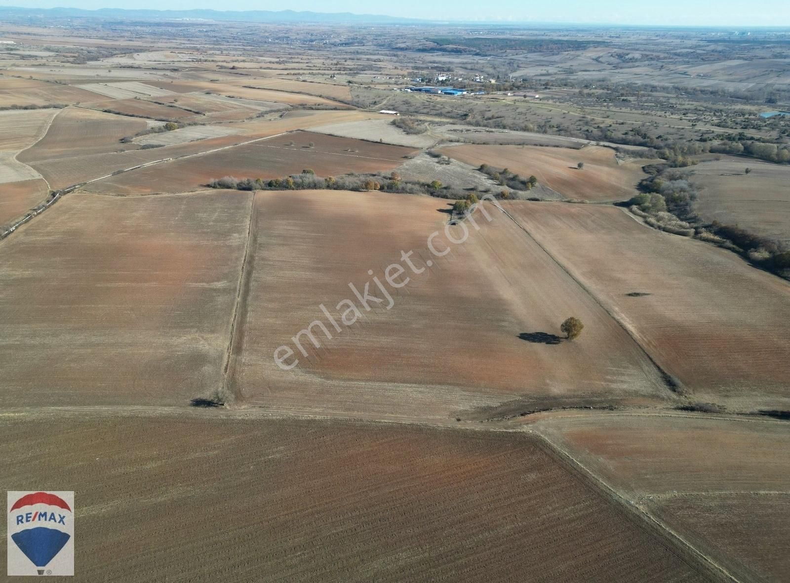 Otoyol'a Komşu, Resmi Yolu Mevcut Tarla - B.eski Nacak 57.700 M2