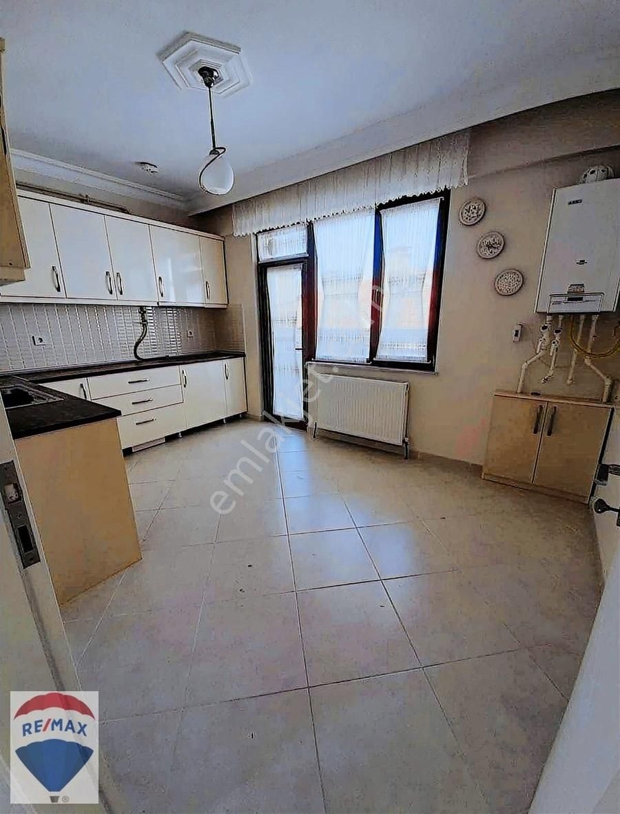 Kocasinan Mah. Merkezde 3+1 Satılık Daire