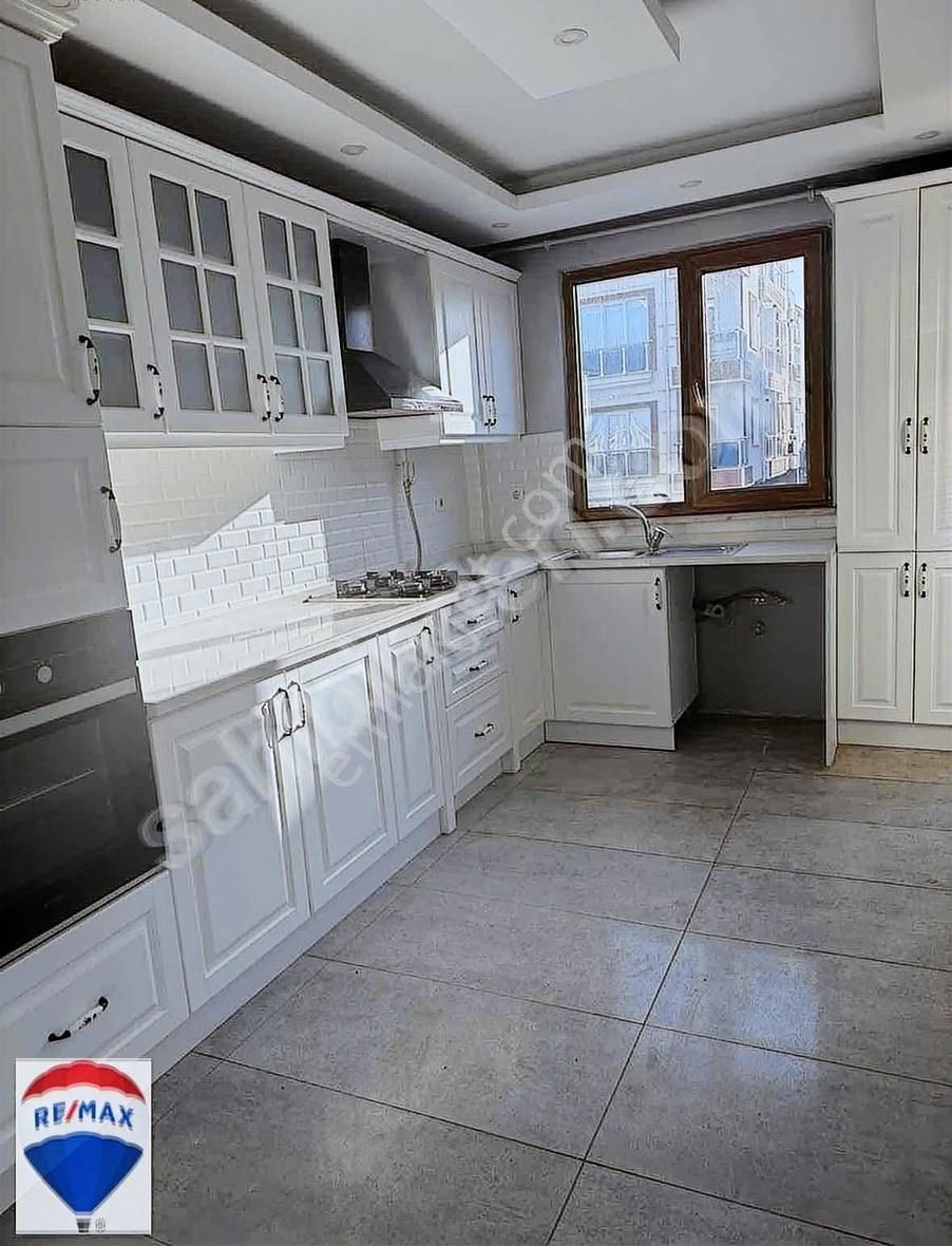 Lüleburgaz Büklüm Caddesi Üstündağ Konaklarında Satılık 3+1