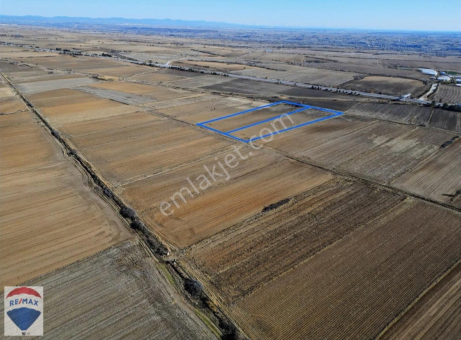 Remax Kırklareli Kavaklı-otoyol'a Yakın Satılık 19.850 M2 Tarla