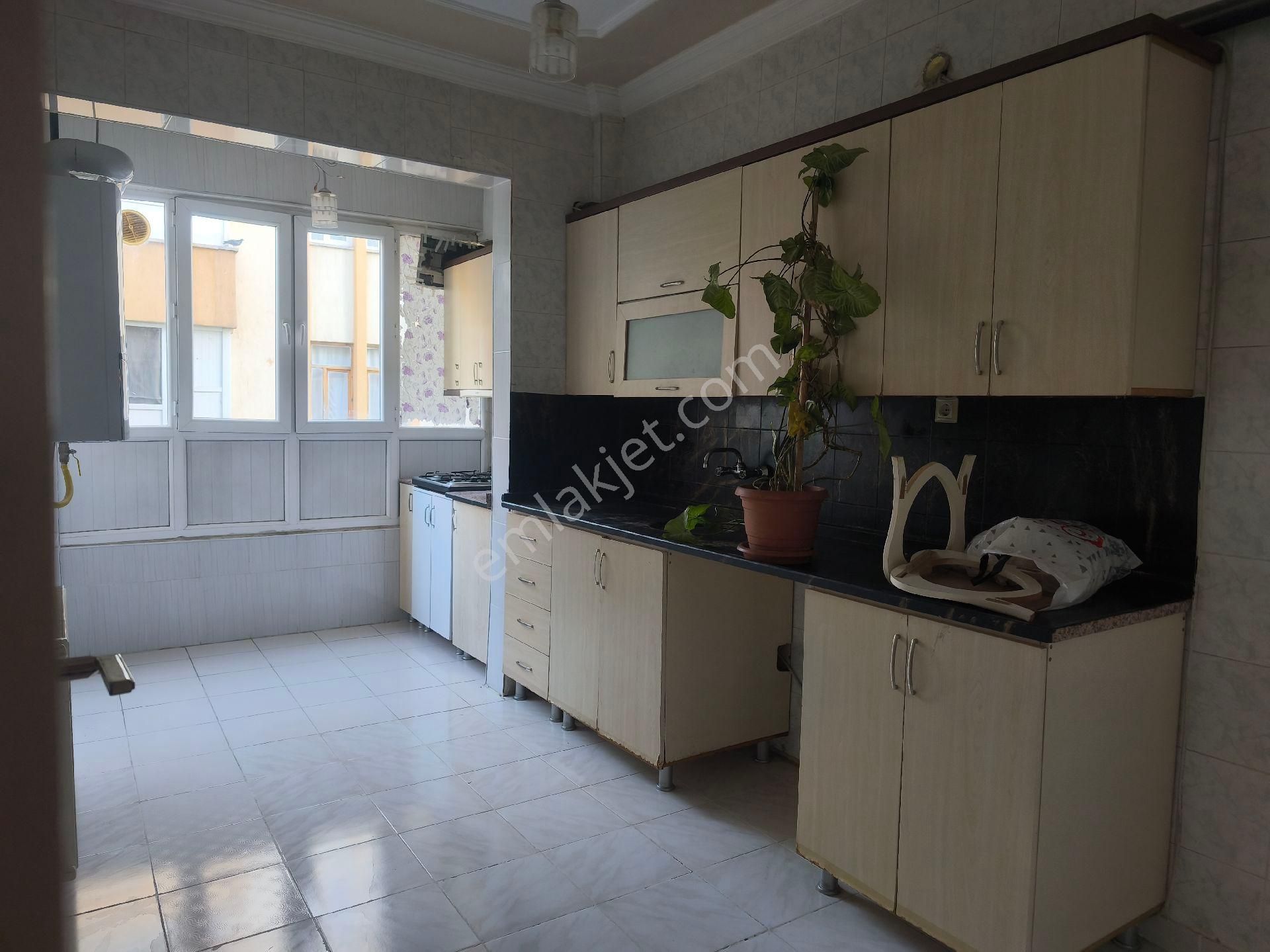 Tosun Emlaktan Kiralık Daire Ertuğrul Gazi Mahallesinde