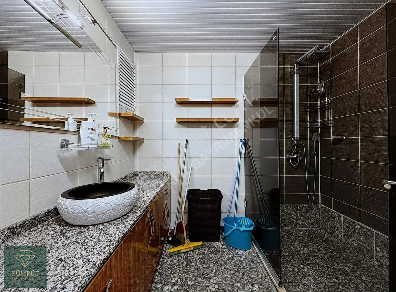 Zümrüt'ten Queenaba Sitesinde 3+1 Denize Sıfır Eşyalı Daire