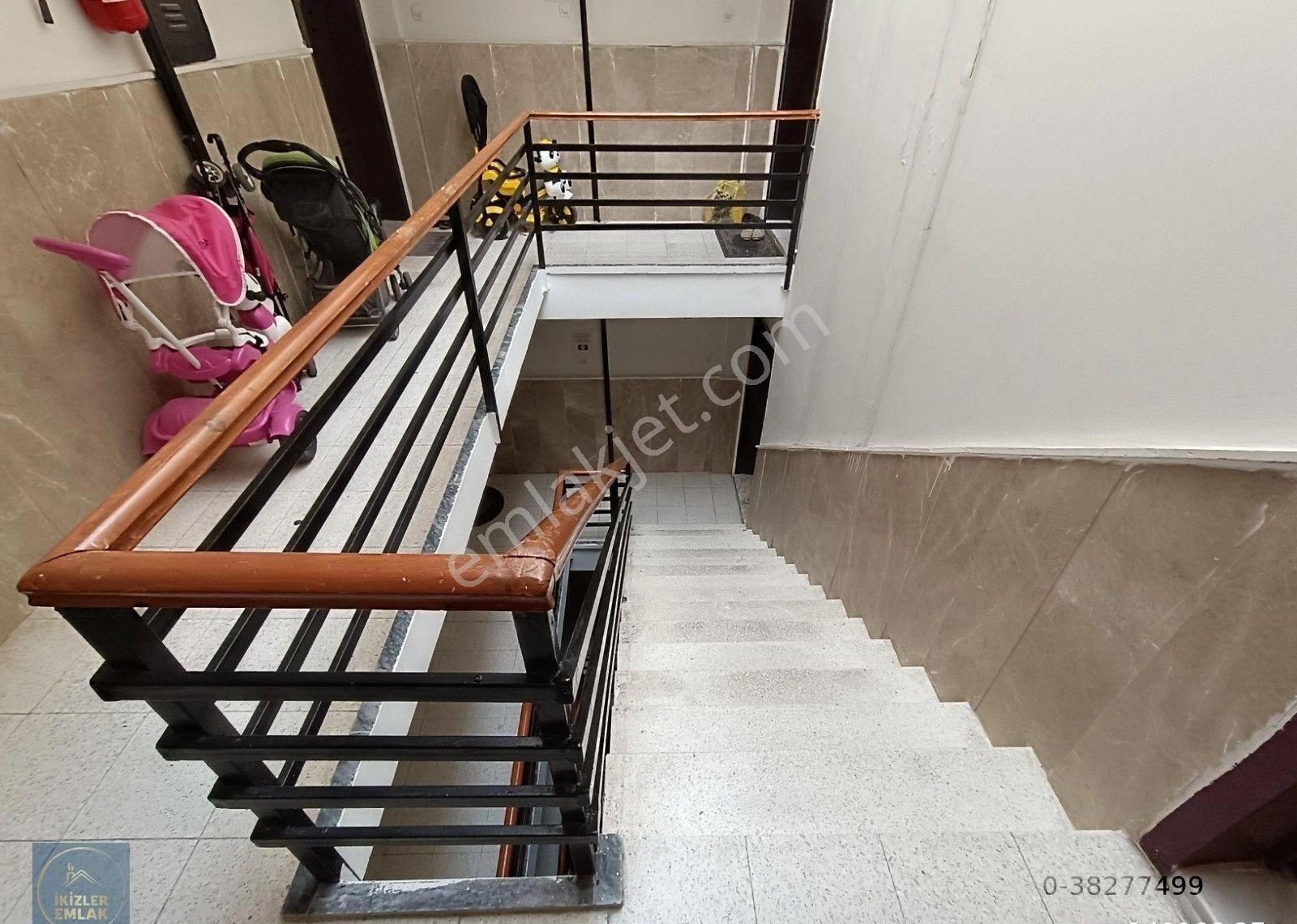 Dikmen Keklikpınar'da Çift Banyo Katta Manzaralı Geniş Metraj Dublex Satılık 4+1