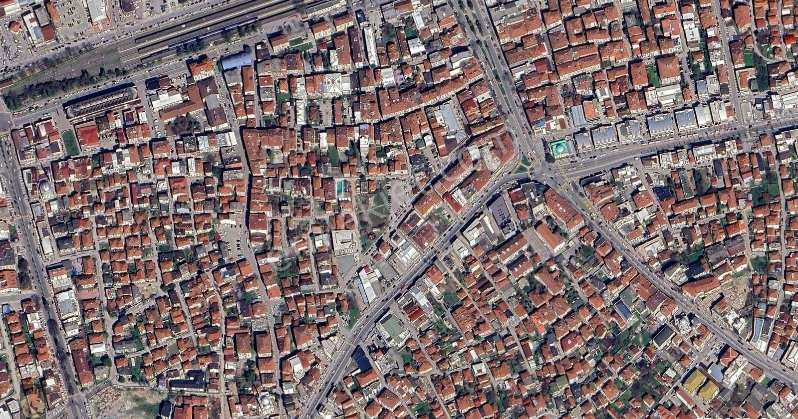 Yeni Camii'de 180 Metrekare Toplam İnşaat Alanlı Arsa