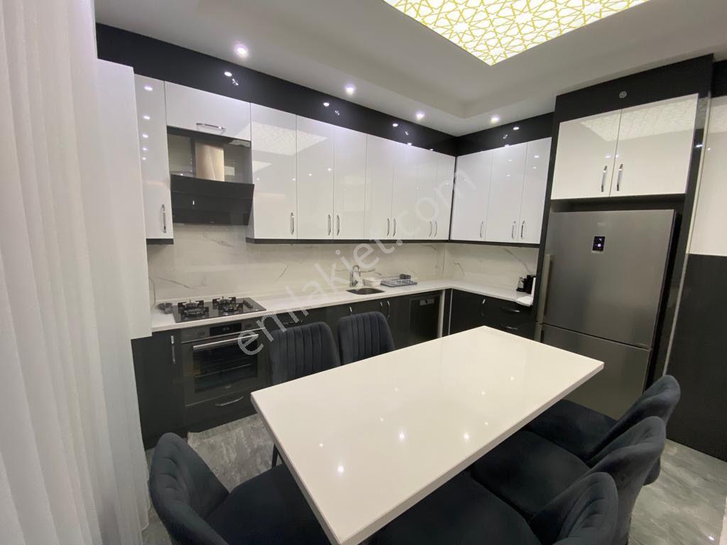 Denizli Bereketlerde 300m2 Arsa İçinde 3 Katlı Müstakil Villa - Görsel 12