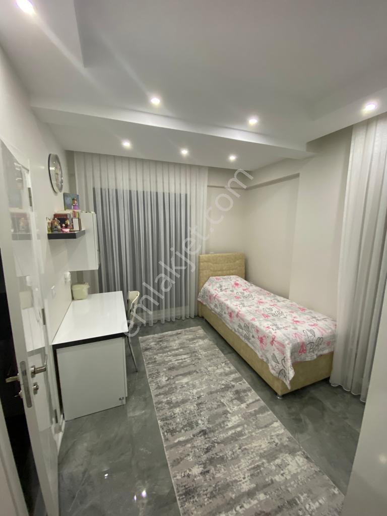 Denizli Bereketlerde 300m2 Arsa İçinde 3 Katlı Müstakil Villa - Görsel 6