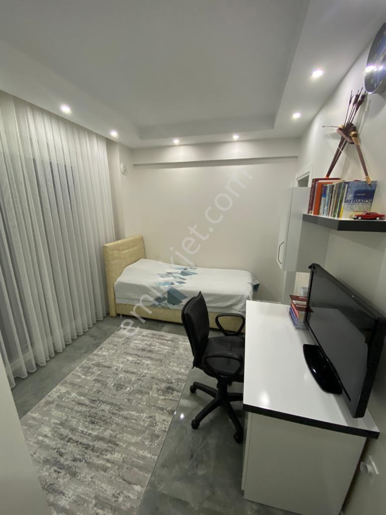 Denizli Bereketlerde 300m2 Arsa İçinde 3 Katlı Müstakil Villa - Görsel 5