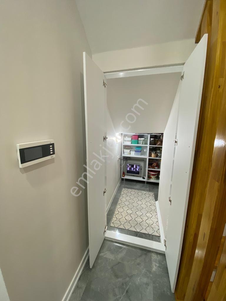 Denizli Bereketlerde 300m2 Arsa İçinde 3 Katlı Müstakil Villa - Görsel 17