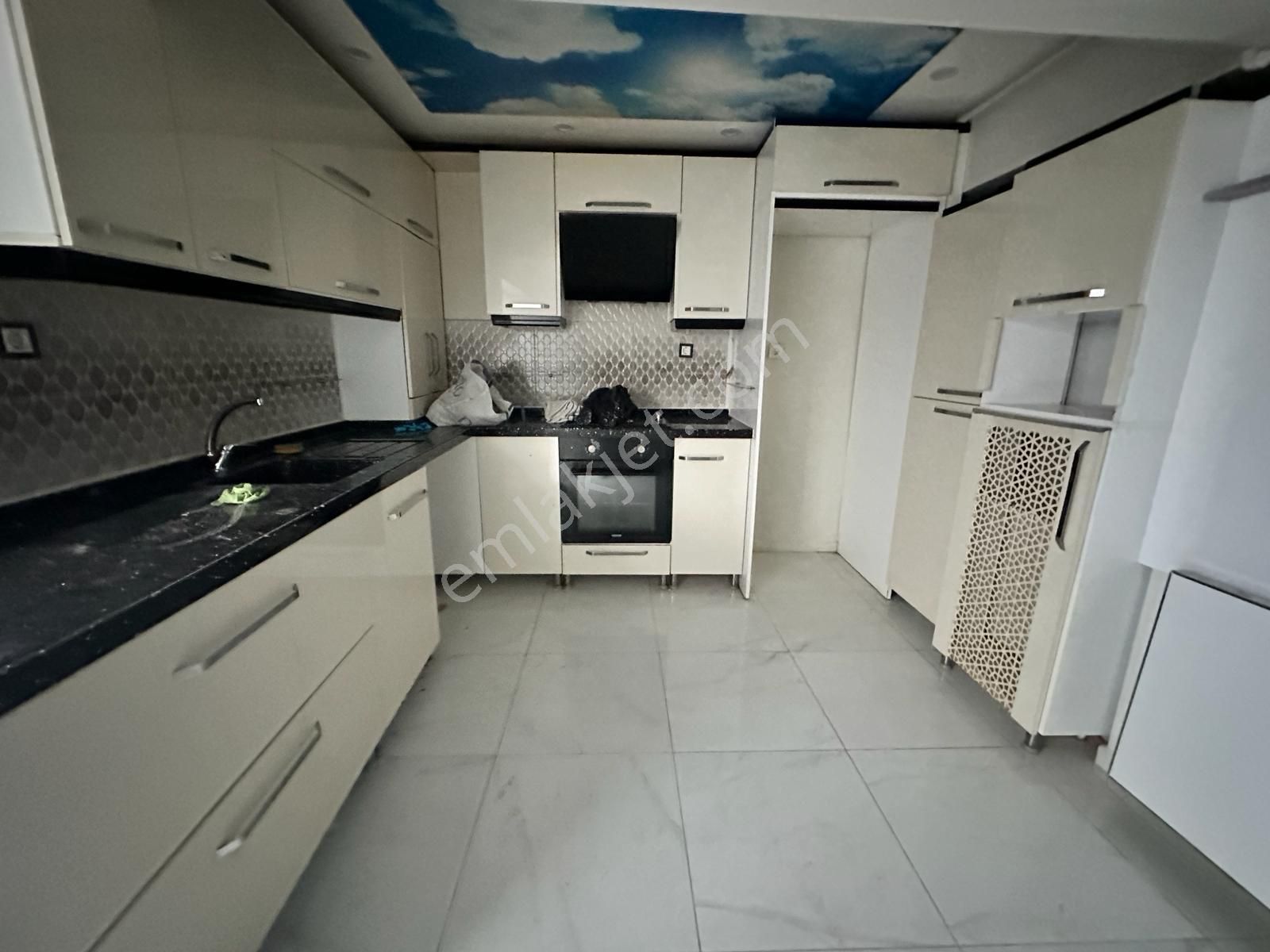 Keçiörende 2+1 Full Yapılı Yarımlık İster Oturmalık Acil Satılık